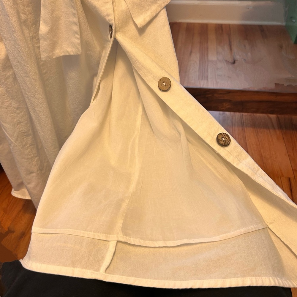 Chic Sleeveless Cream Midi Dress with Button-Down Front - Picture 3 of 7